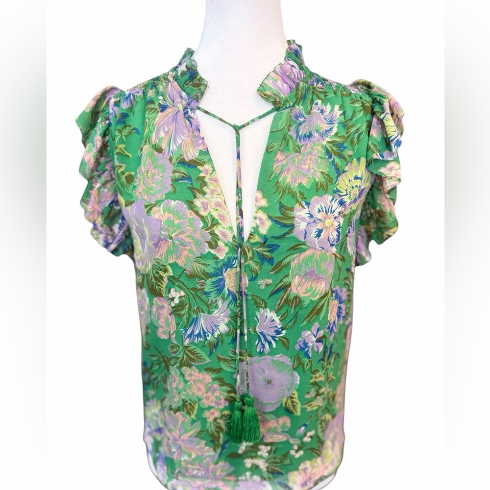 Olivaceous Kelly Green Fluter Sleeve V-neck Women's Top Size Medium